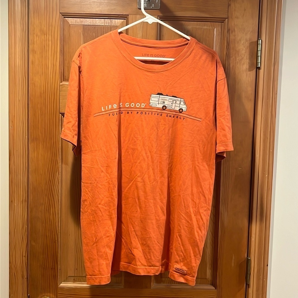 Life is good men’s short sleeve shirt size xlarge .
